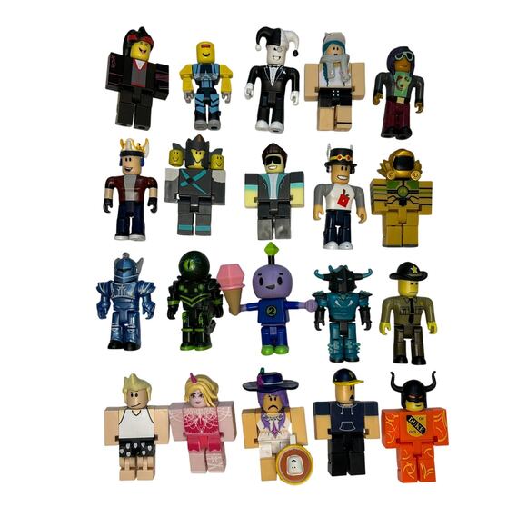 Lot of 20 Roblox Action Figures - Like New Condition - Picture 1 of 5